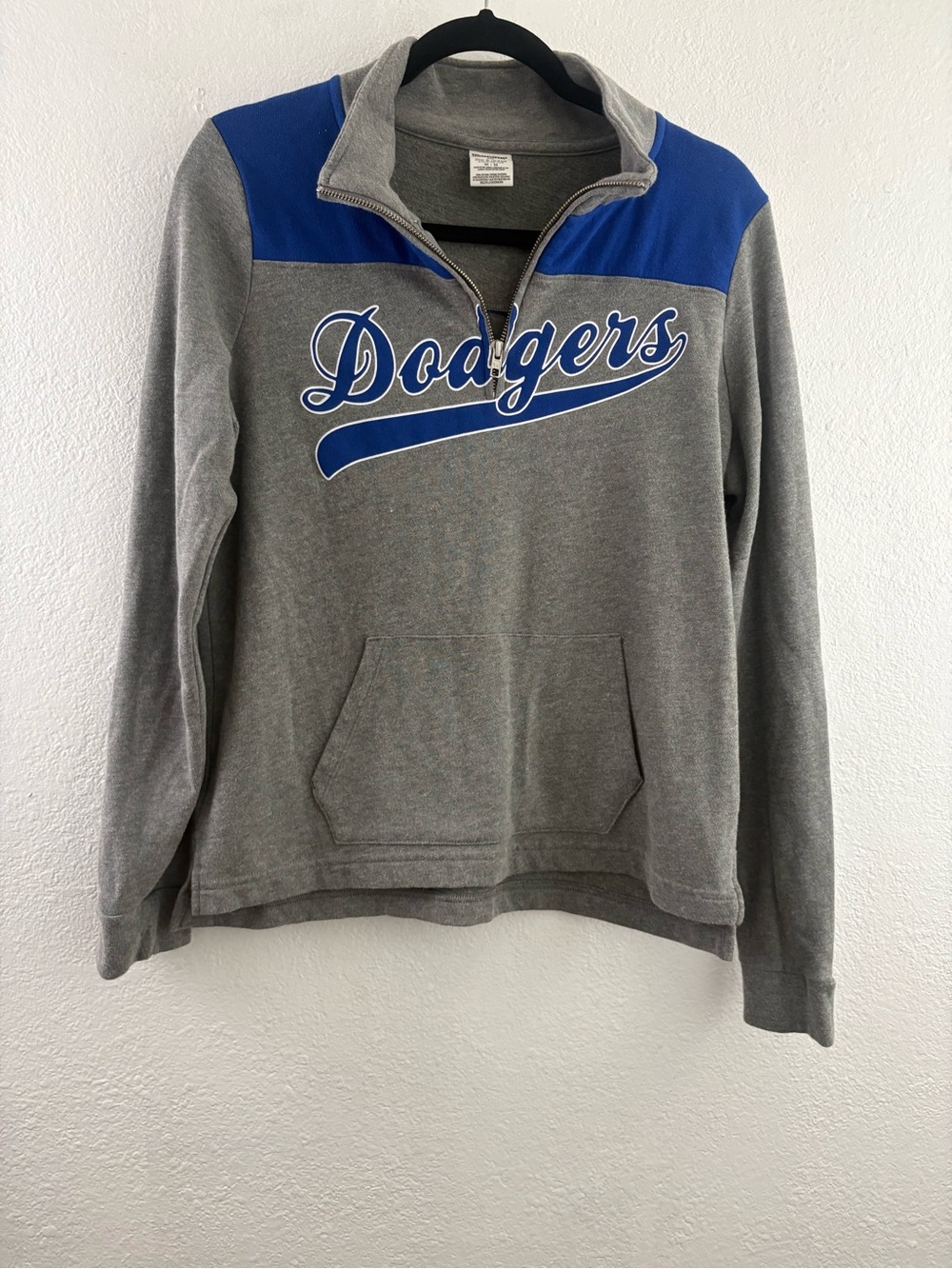 Pink gray and blue Los Angeles Dodgers quarter-zip sweatshirt size M
